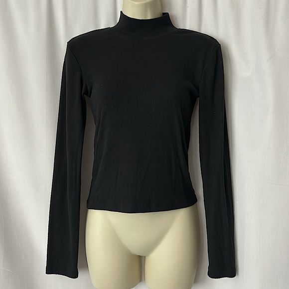 Zara Sweaters - Zara NWT Black Mock Turtleneck Long Sleeve Sweater Shirt Top **Size M** 🌺🌺